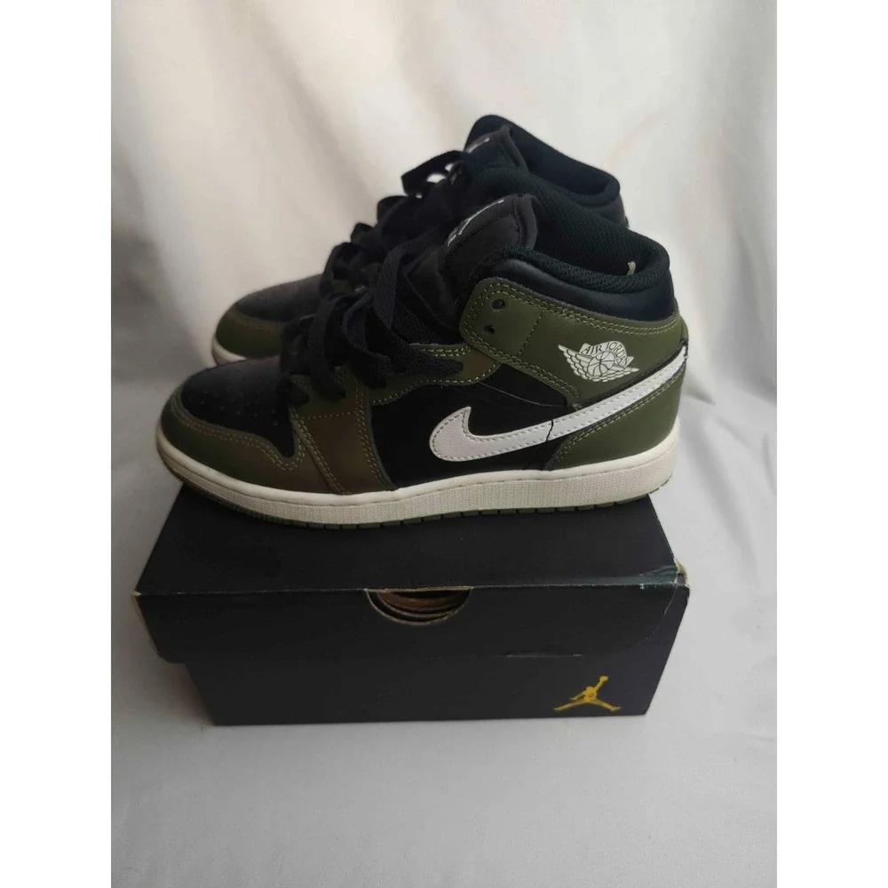 Nike Air Jordan 1 Mid GS Sneakers Size 4Y Medium Olive Black Leather DQ8423-092